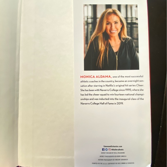 Full Out: Lessons in Leadership by Monica Aldama - EUC📖 - Picture 6 of 10